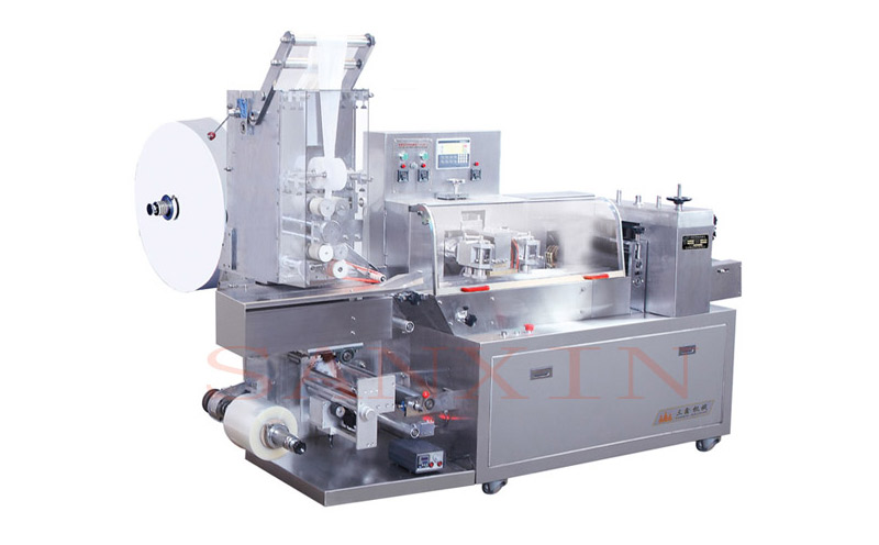 Wet paper tissue packaging machine